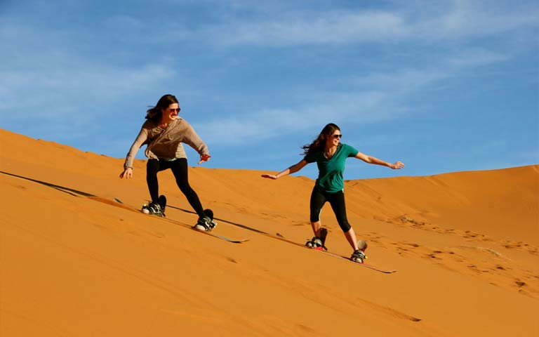 Dubai: Kum Sörfü ve Deve Gezintisi ile Sabah Çöl Safarisi